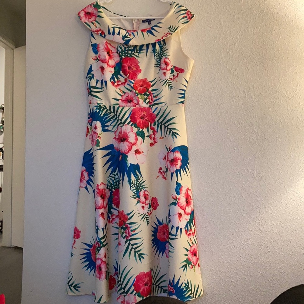 Boat neck tropical dress
